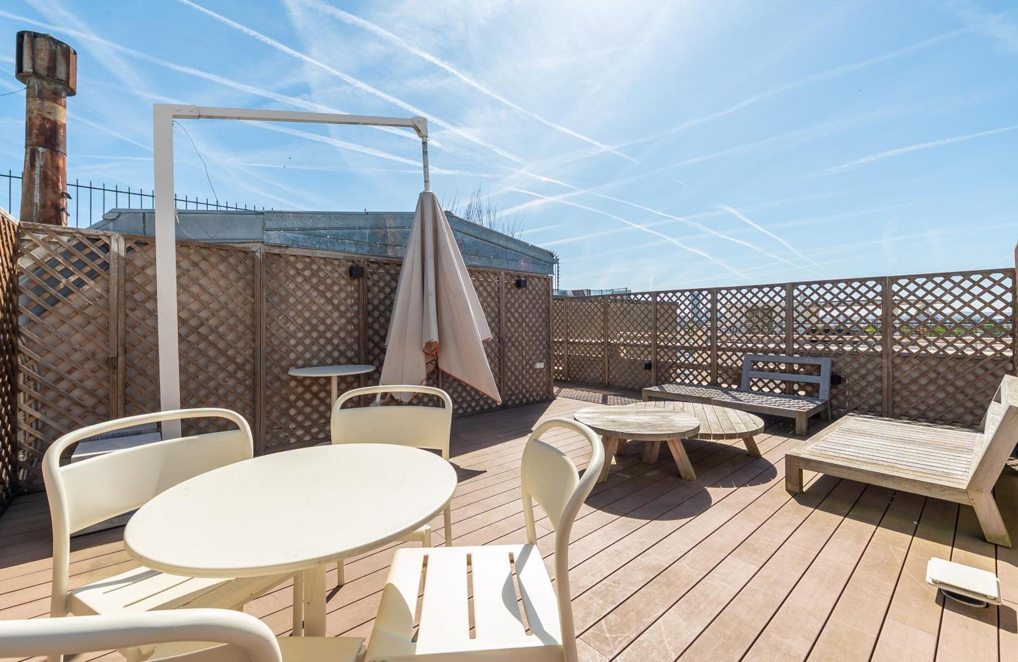 Appartement Lease Mobility L Champs-elysee & Eiffel View L Triplex 2br & Rooftop Parijs