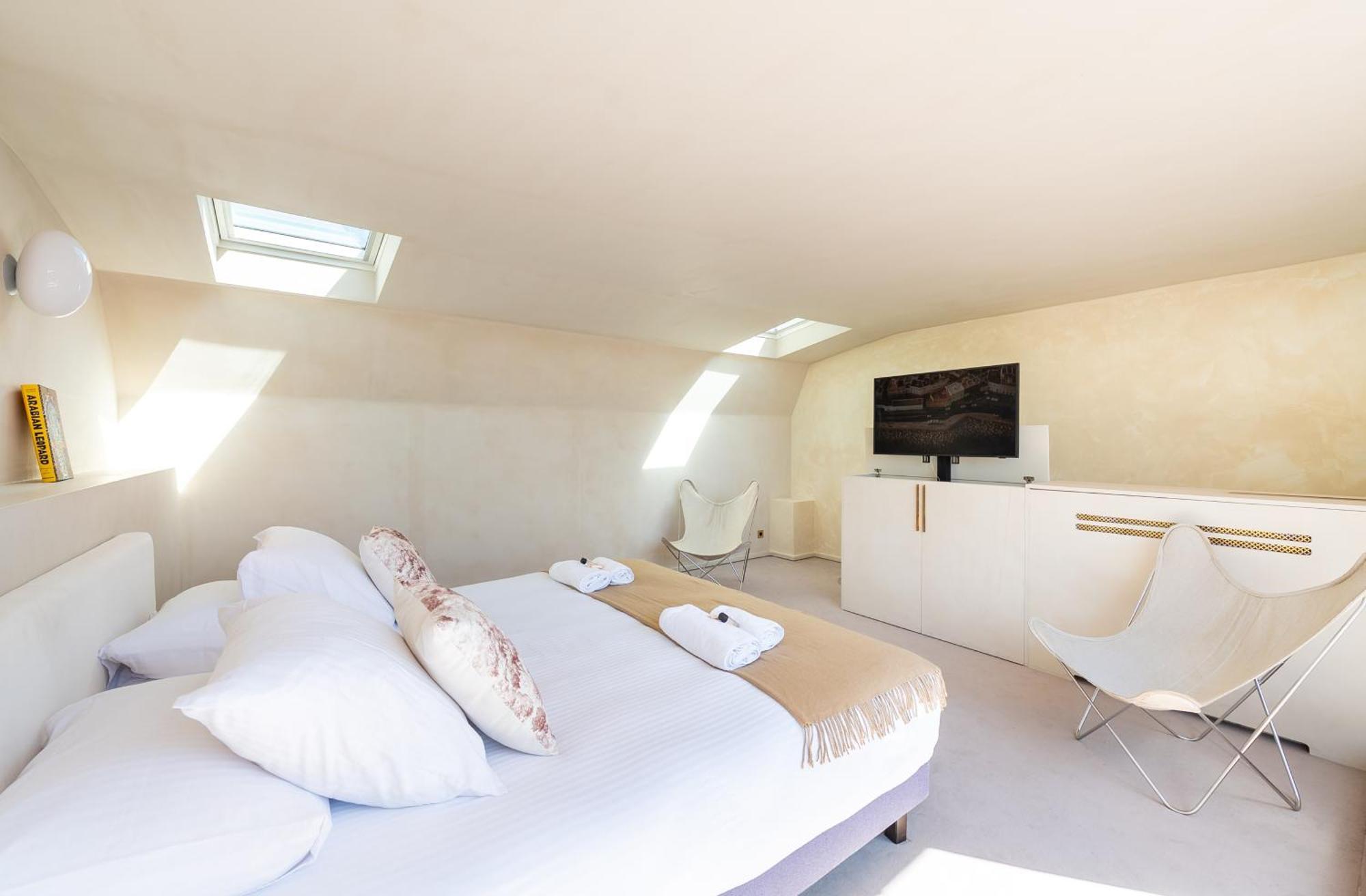 Appartement Lease Mobility L Champs-elysee & Eiffel View L Triplex 2br & Rooftop