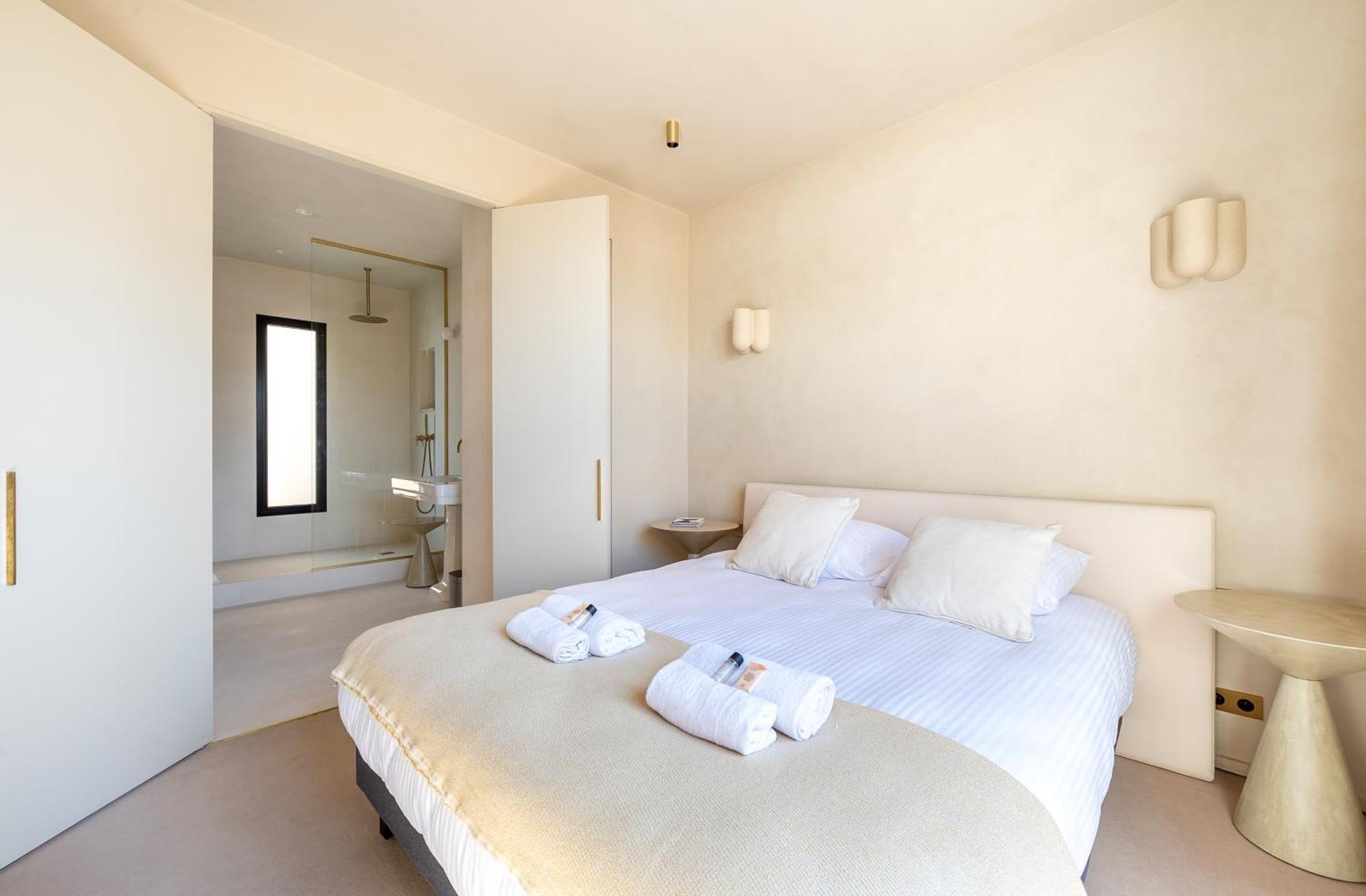 Lease Mobility L Champs-elysee & Eiffel View L Triplex 2br & Rooftop Parijs